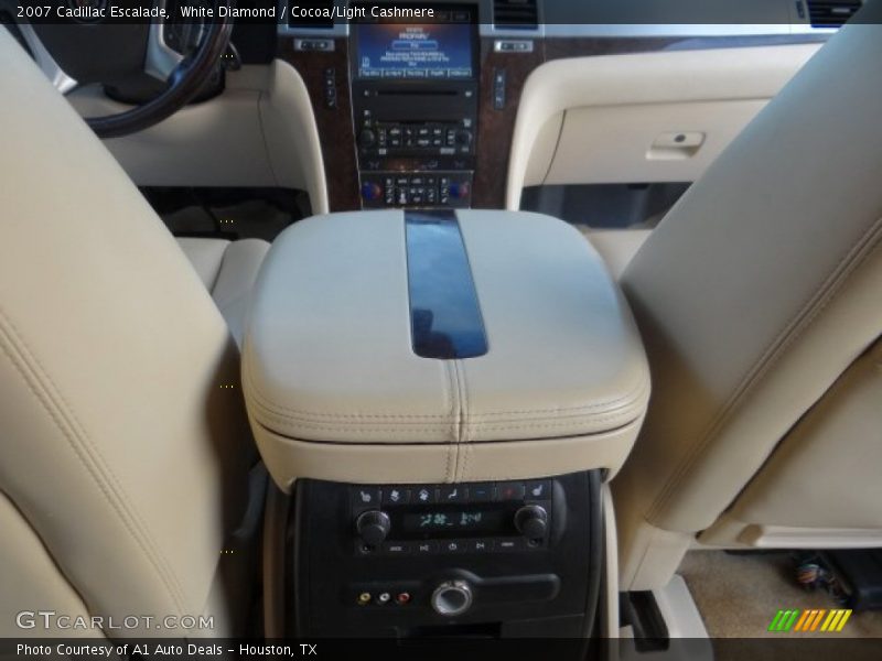 White Diamond / Cocoa/Light Cashmere 2007 Cadillac Escalade