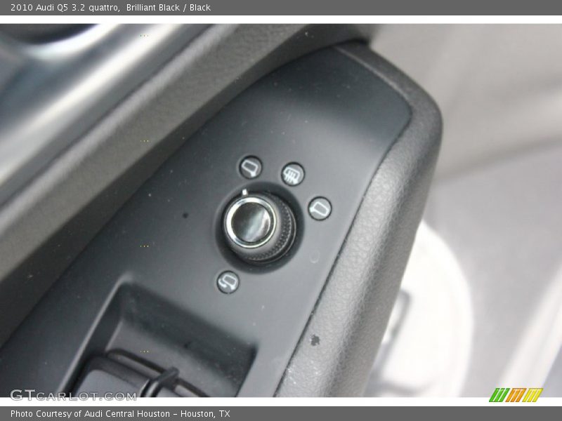 Brilliant Black / Black 2010 Audi Q5 3.2 quattro