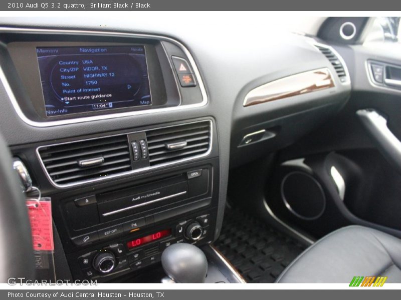 Brilliant Black / Black 2010 Audi Q5 3.2 quattro