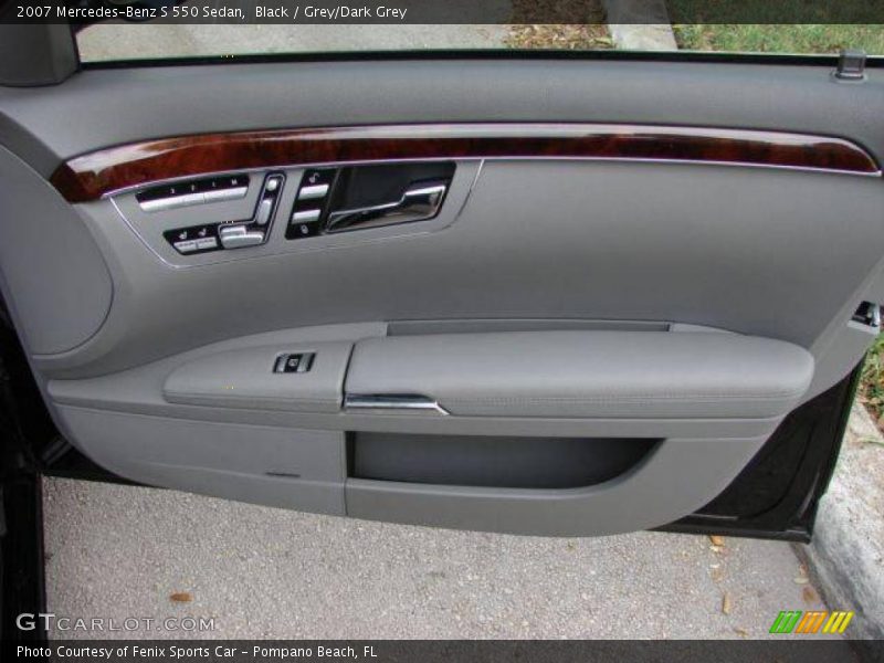 Black / Grey/Dark Grey 2007 Mercedes-Benz S 550 Sedan