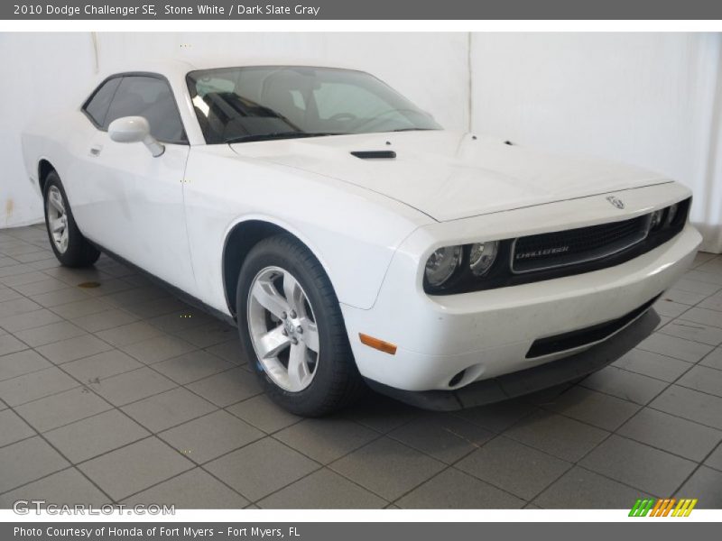 Stone White / Dark Slate Gray 2010 Dodge Challenger SE