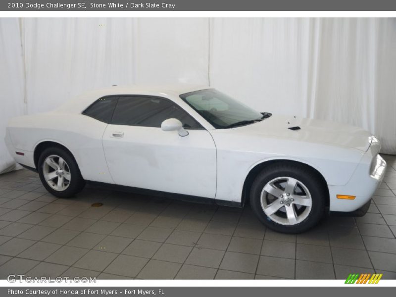 Stone White / Dark Slate Gray 2010 Dodge Challenger SE