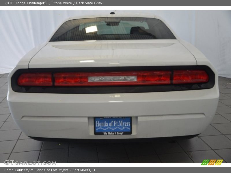Stone White / Dark Slate Gray 2010 Dodge Challenger SE