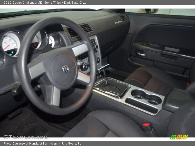 Stone White / Dark Slate Gray 2010 Dodge Challenger SE