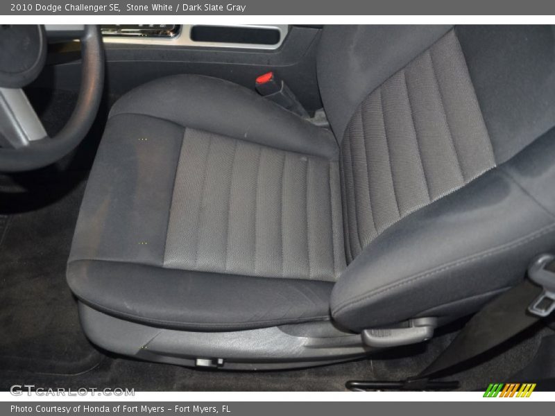 Stone White / Dark Slate Gray 2010 Dodge Challenger SE