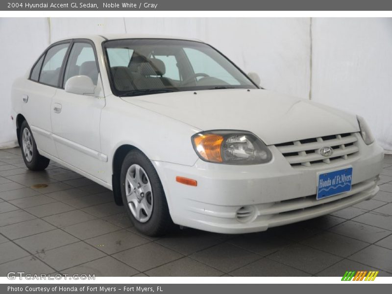 Noble White / Gray 2004 Hyundai Accent GL Sedan
