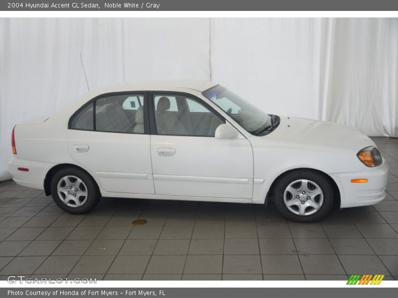 Noble White / Gray 2004 Hyundai Accent GL Sedan