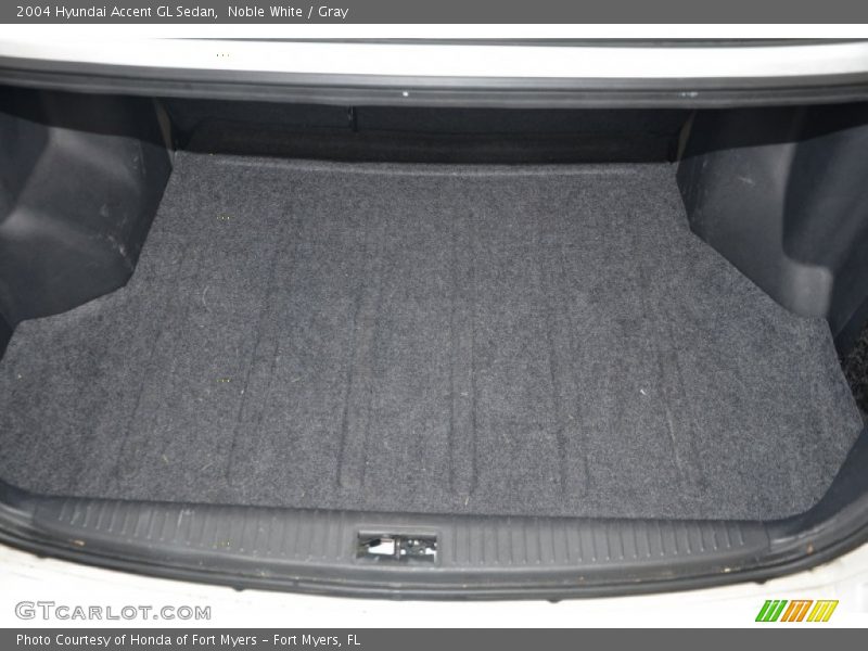 Noble White / Gray 2004 Hyundai Accent GL Sedan