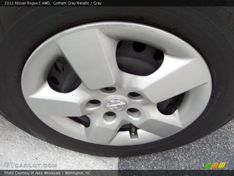 Gotham Gray Metallic / Gray 2011 Nissan Rogue S AWD