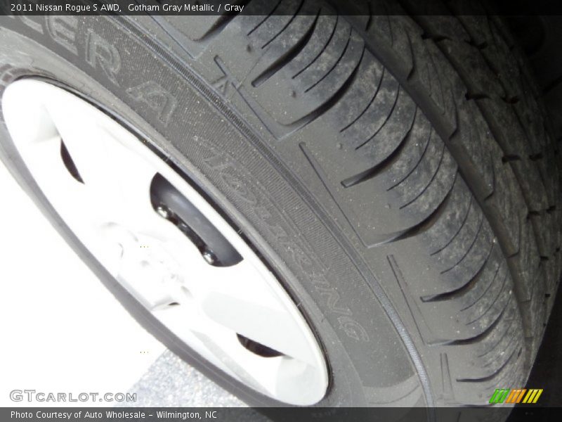 Gotham Gray Metallic / Gray 2011 Nissan Rogue S AWD