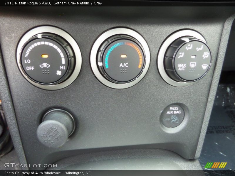 Gotham Gray Metallic / Gray 2011 Nissan Rogue S AWD