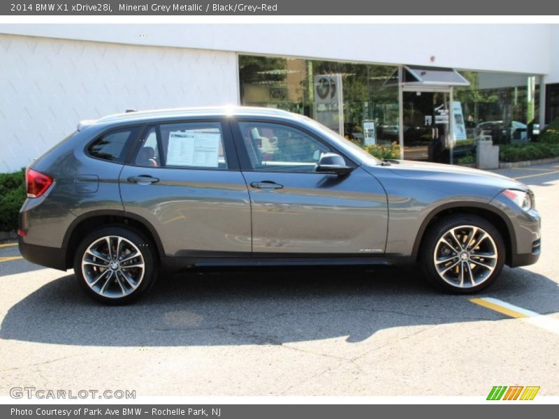 Mineral Grey Metallic / Black/Grey-Red 2014 BMW X1 xDrive28i
