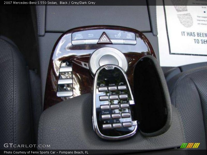 Black / Grey/Dark Grey 2007 Mercedes-Benz S 550 Sedan