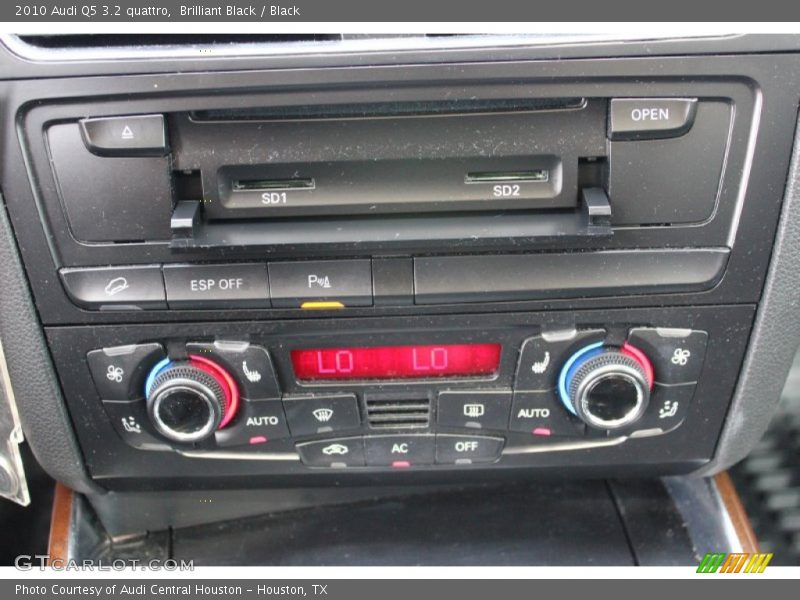 Brilliant Black / Black 2010 Audi Q5 3.2 quattro
