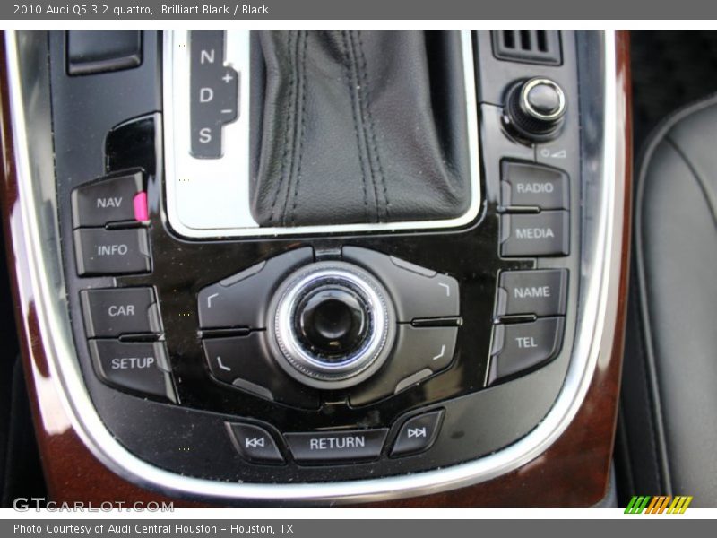 Brilliant Black / Black 2010 Audi Q5 3.2 quattro