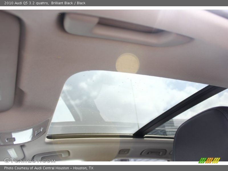 Brilliant Black / Black 2010 Audi Q5 3.2 quattro