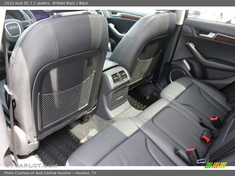 Brilliant Black / Black 2010 Audi Q5 3.2 quattro