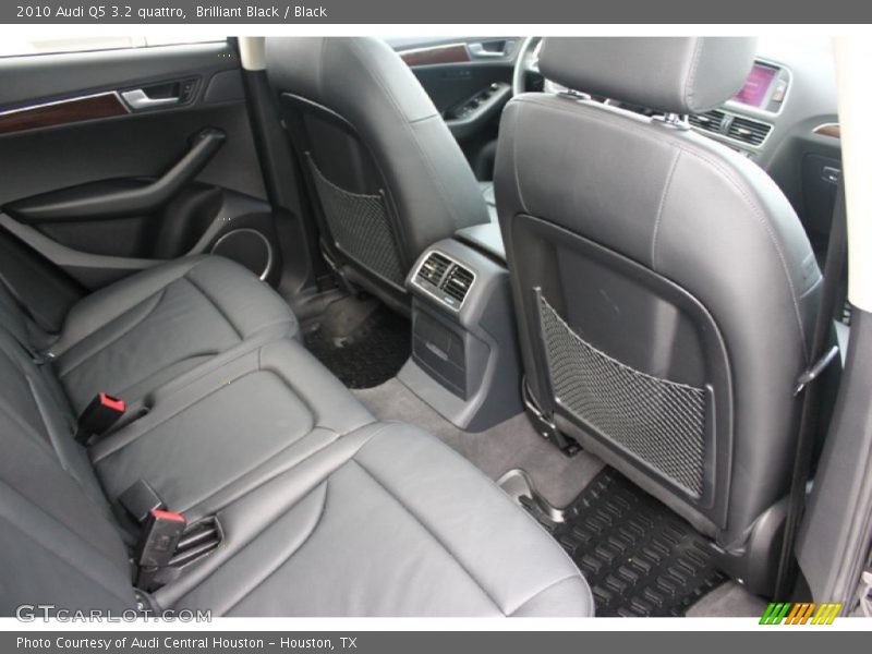 Brilliant Black / Black 2010 Audi Q5 3.2 quattro