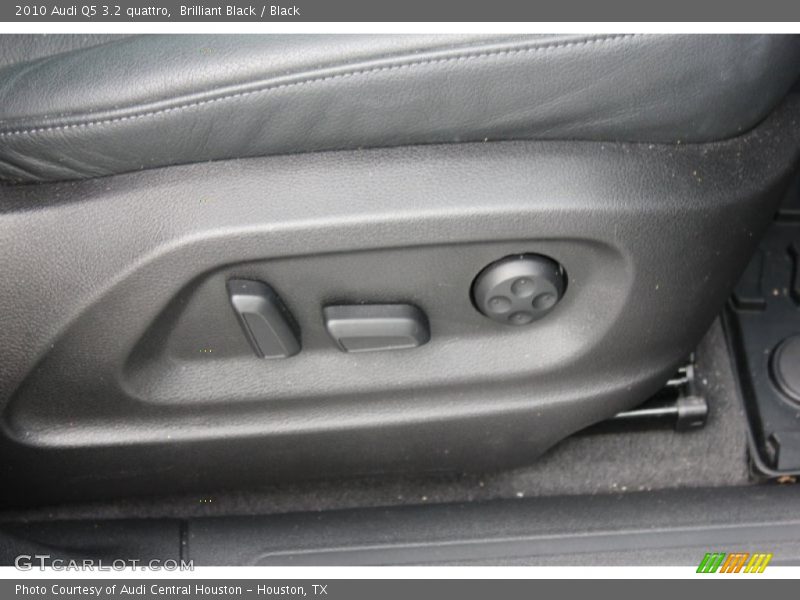Brilliant Black / Black 2010 Audi Q5 3.2 quattro