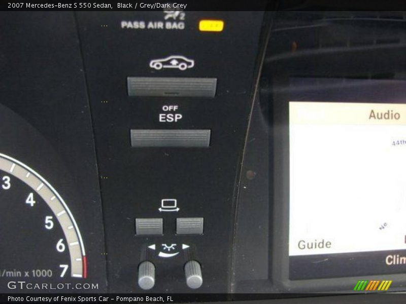 Black / Grey/Dark Grey 2007 Mercedes-Benz S 550 Sedan