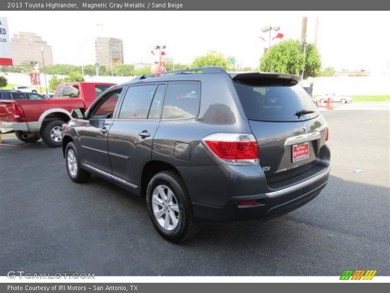 Magnetic Gray Metallic / Sand Beige 2013 Toyota Highlander