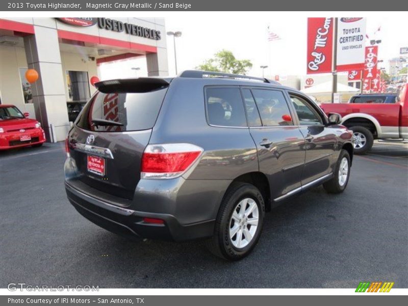 Magnetic Gray Metallic / Sand Beige 2013 Toyota Highlander