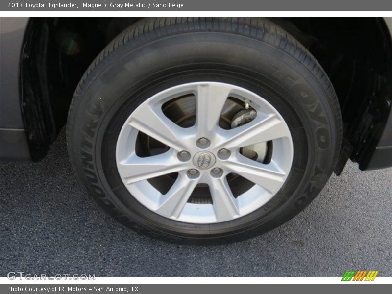 Magnetic Gray Metallic / Sand Beige 2013 Toyota Highlander