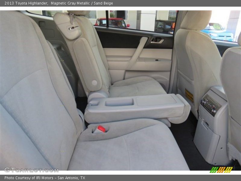 Magnetic Gray Metallic / Sand Beige 2013 Toyota Highlander