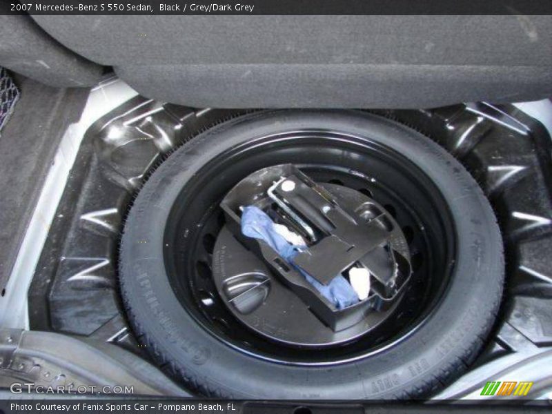 Black / Grey/Dark Grey 2007 Mercedes-Benz S 550 Sedan