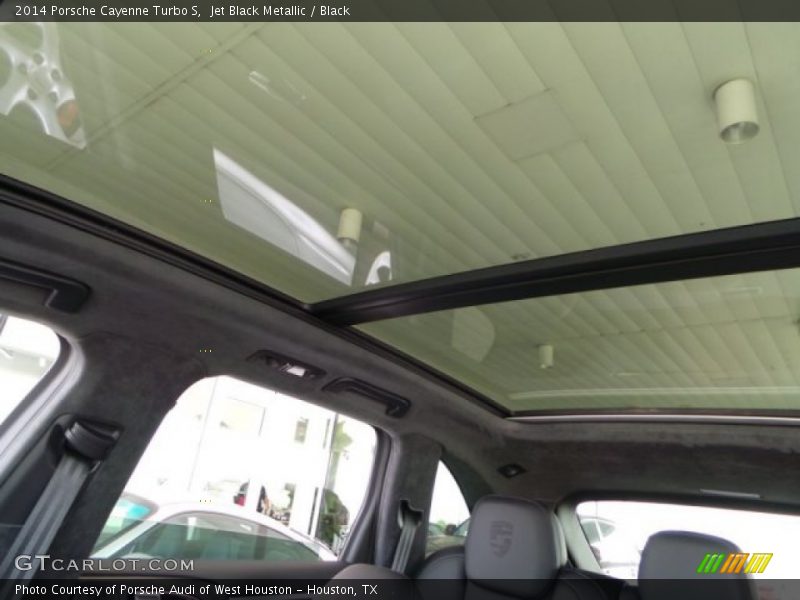 Sunroof of 2014 Cayenne Turbo S