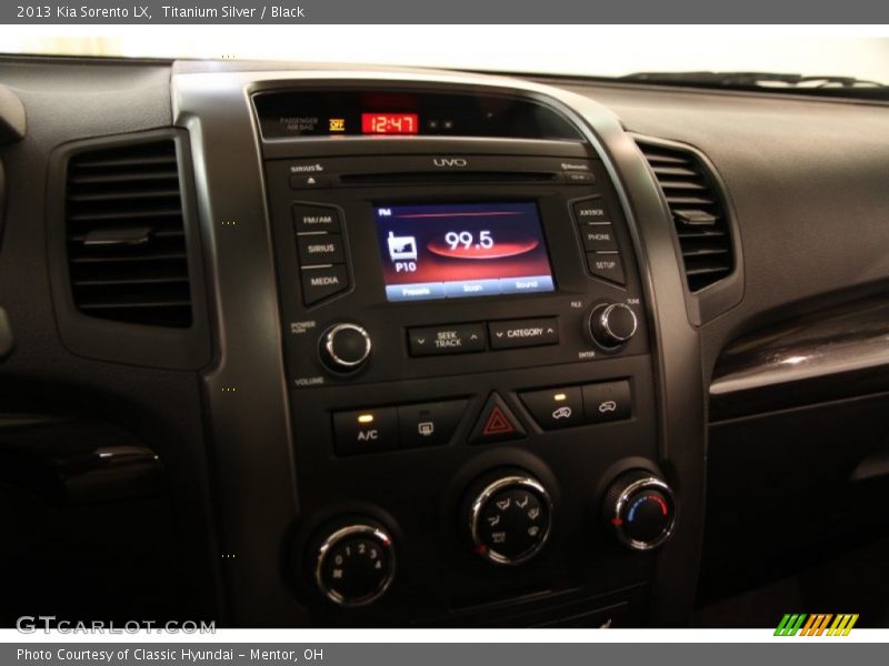 Titanium Silver / Black 2013 Kia Sorento LX