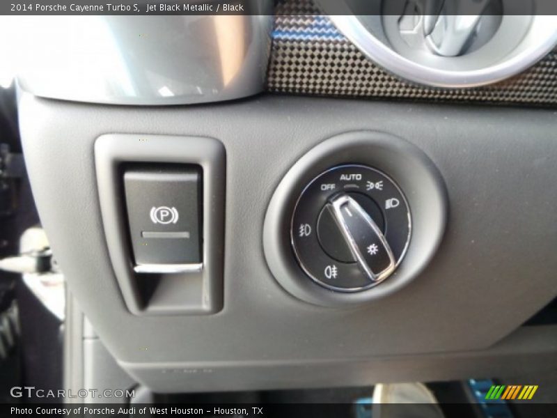 Controls of 2014 Cayenne Turbo S