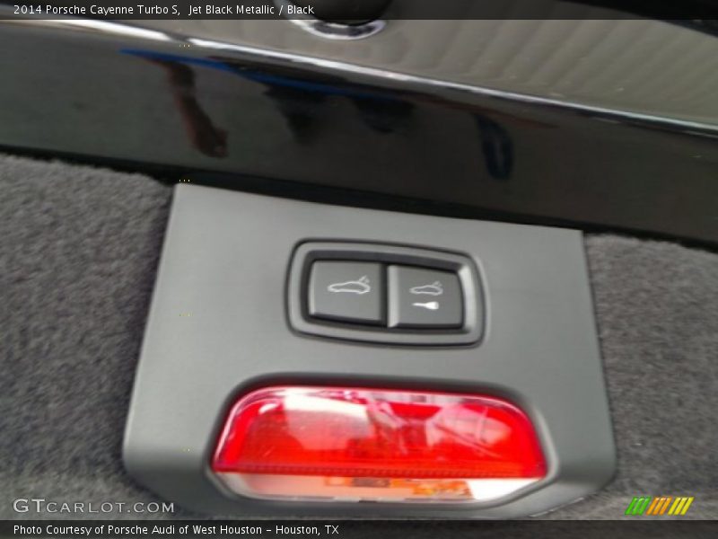 Jet Black Metallic / Black 2014 Porsche Cayenne Turbo S