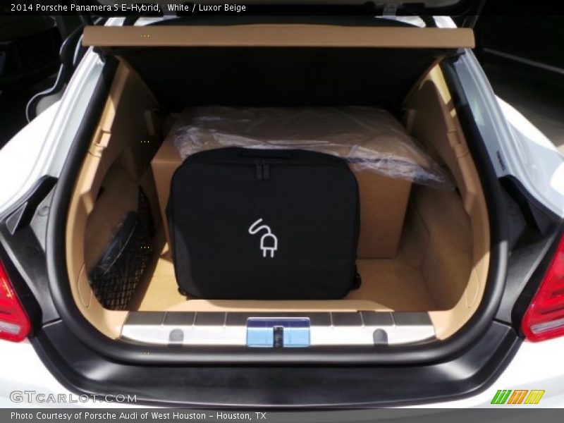  2014 Panamera S E-Hybrid Trunk