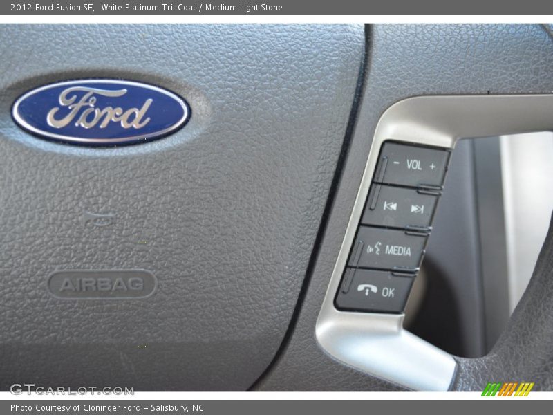 White Platinum Tri-Coat / Medium Light Stone 2012 Ford Fusion SE