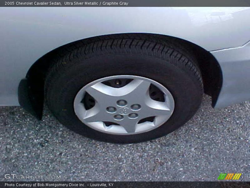Ultra Silver Metallic / Graphite Gray 2005 Chevrolet Cavalier Sedan