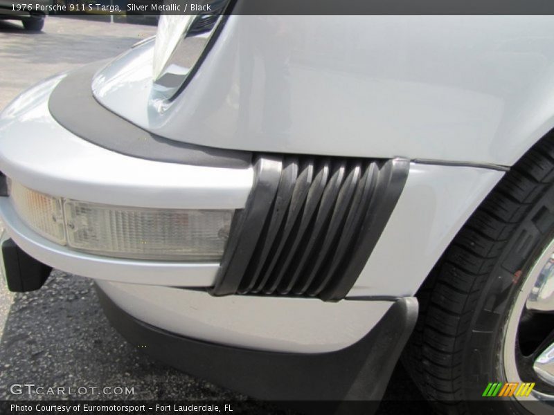 Silver Metallic / Black 1976 Porsche 911 S Targa