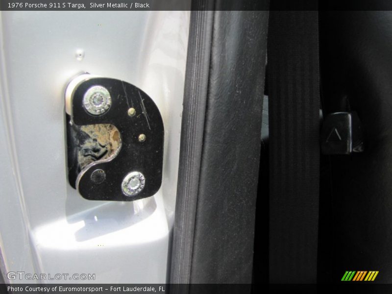 Silver Metallic / Black 1976 Porsche 911 S Targa
