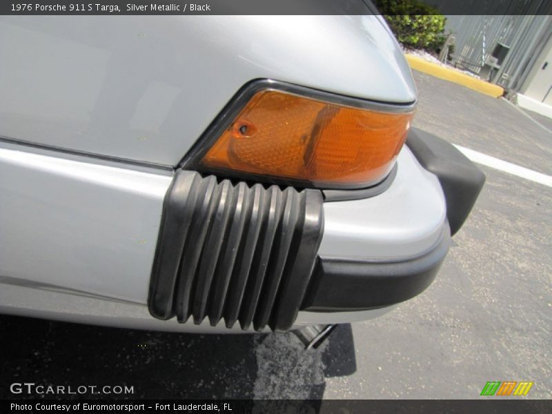 Silver Metallic / Black 1976 Porsche 911 S Targa