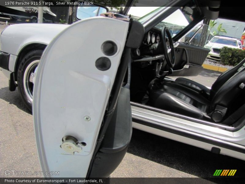 Silver Metallic / Black 1976 Porsche 911 S Targa