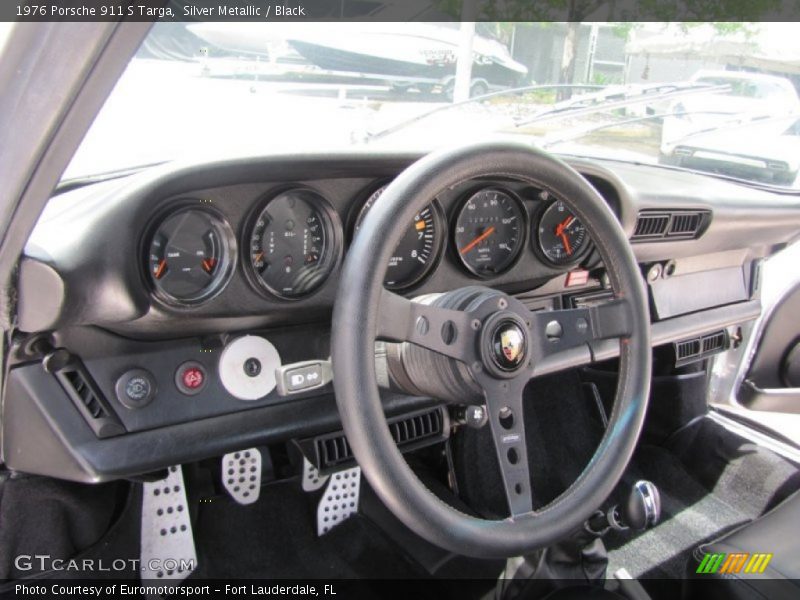 Dashboard of 1976 911 S Targa