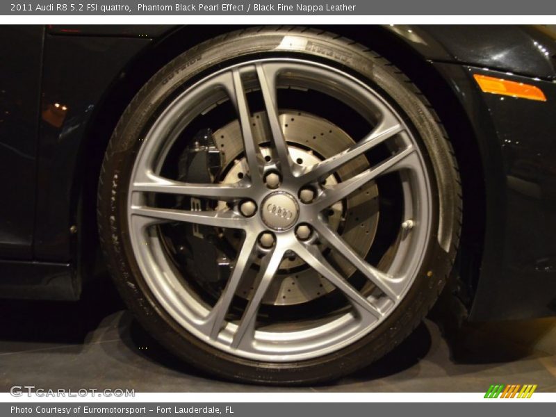 Phantom Black Pearl Effect / Black Fine Nappa Leather 2011 Audi R8 5.2 FSI quattro