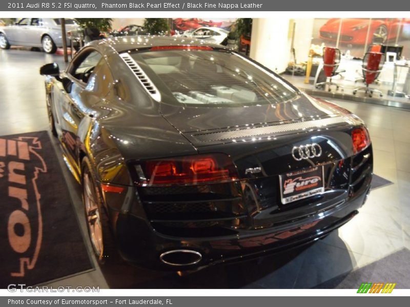 Phantom Black Pearl Effect / Black Fine Nappa Leather 2011 Audi R8 5.2 FSI quattro