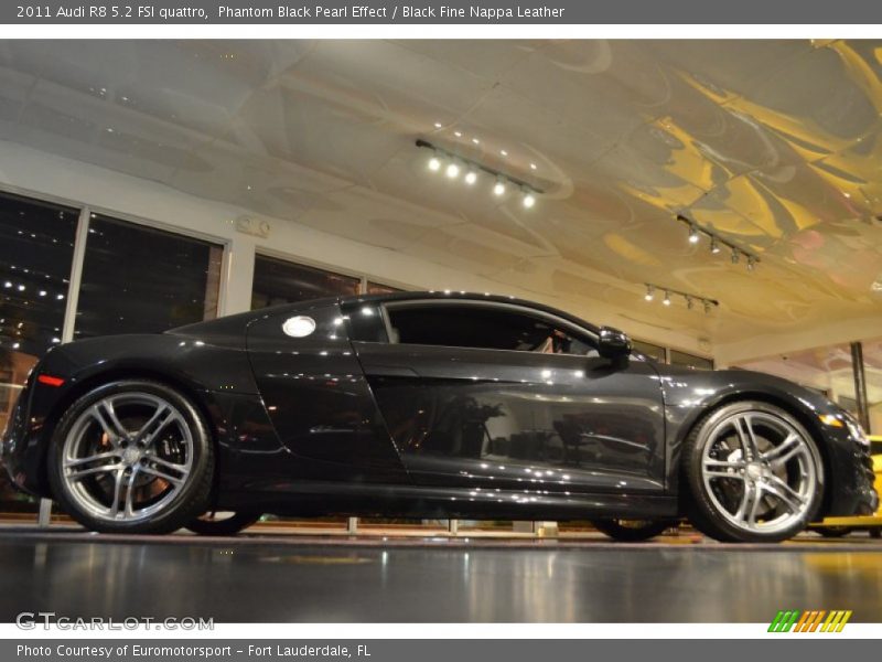 Phantom Black Pearl Effect / Black Fine Nappa Leather 2011 Audi R8 5.2 FSI quattro