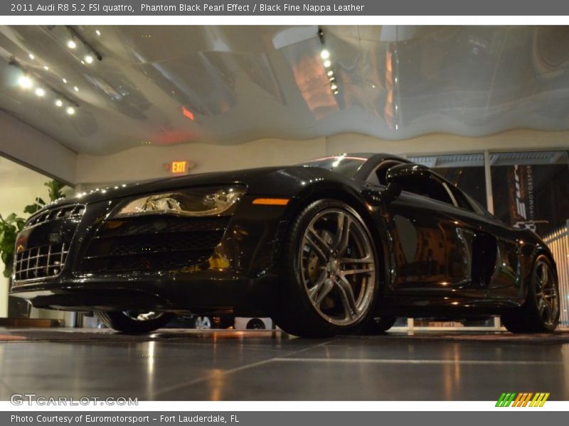 Phantom Black Pearl Effect / Black Fine Nappa Leather 2011 Audi R8 5.2 FSI quattro