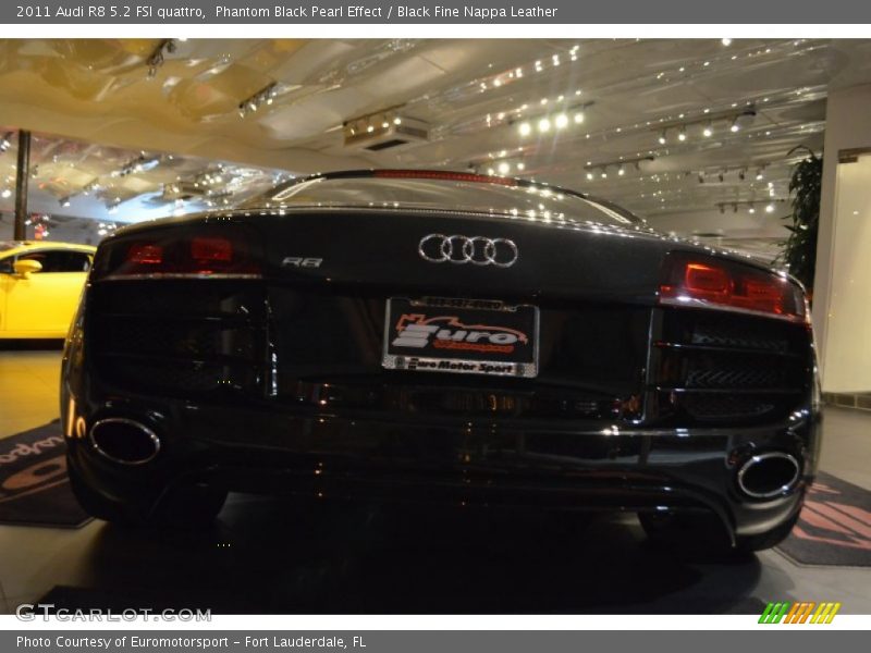 Phantom Black Pearl Effect / Black Fine Nappa Leather 2011 Audi R8 5.2 FSI quattro