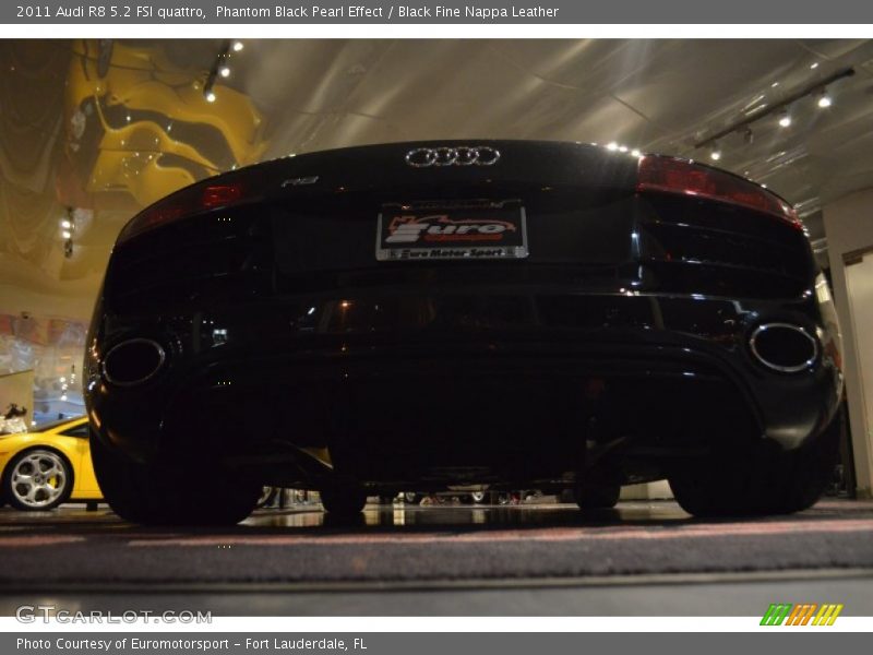 Phantom Black Pearl Effect / Black Fine Nappa Leather 2011 Audi R8 5.2 FSI quattro