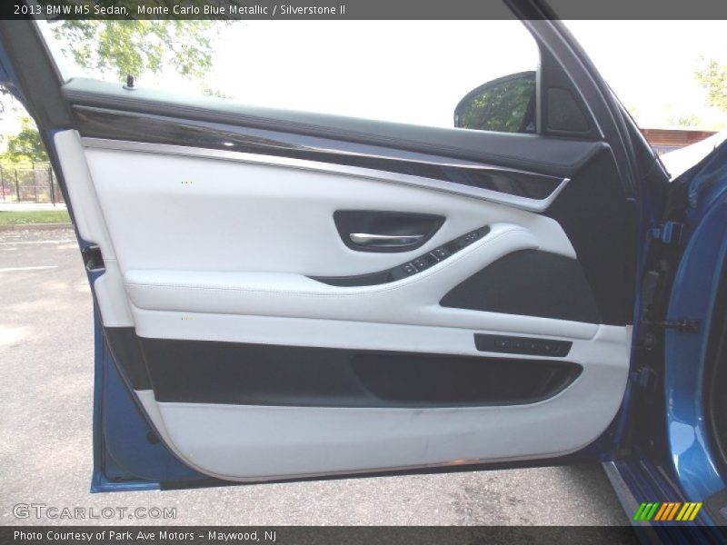 Door Panel of 2013 M5 Sedan