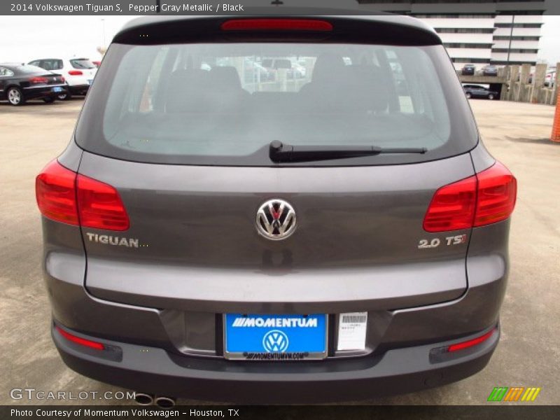 Pepper Gray Metallic / Black 2014 Volkswagen Tiguan S