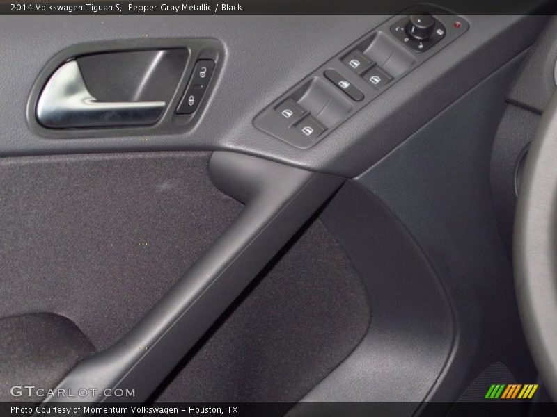 Pepper Gray Metallic / Black 2014 Volkswagen Tiguan S